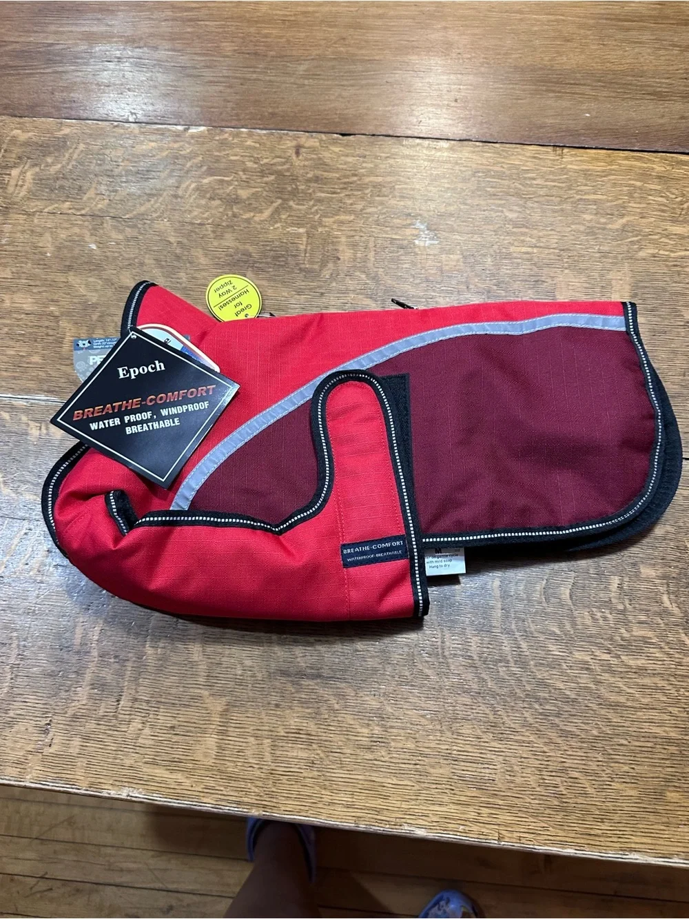 New with tags Breathe-Comfort Red Dog Coat‎ Velcro